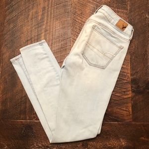 AEO Super Stretch Light Wash Jegging Jean